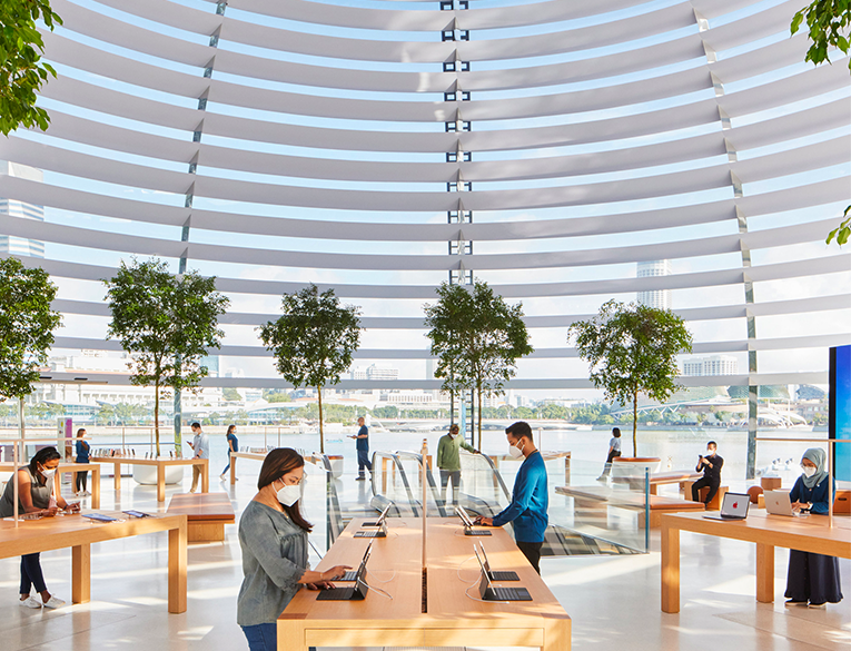 Apple Store at Marina Bay Sands Opened Its Doors